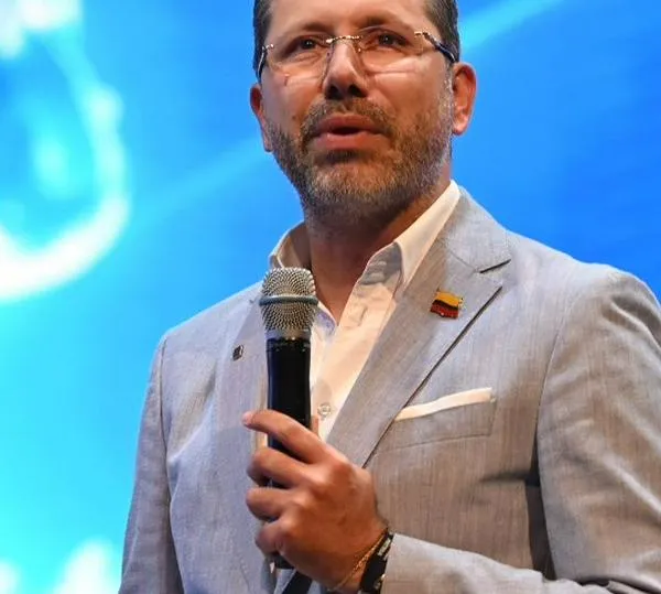 Reconstrucción tras el terremoto ya costaría $54 billones, según el ministro de Vivienda