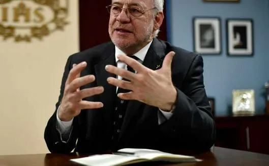 Rector de la Javeriana representará universidades privadas ante Consejo Nacional de Ciencia