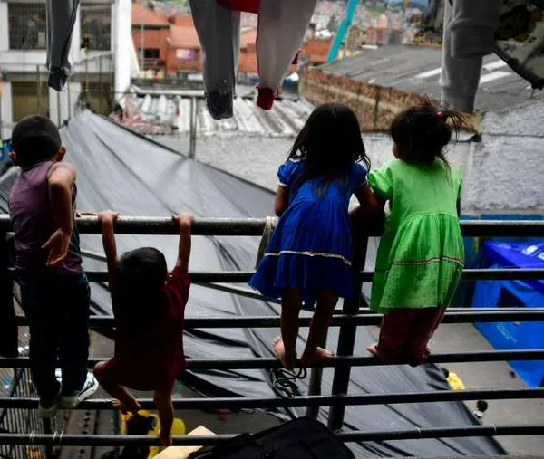 Niños Emberá, sin atención psicosocial, por bloqueo indígena: Distrito denuncia agresiones