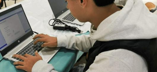 ‘Amplía U’: programa de financiación universitaria para egresados de colegios en Bogotá conecta once universidades
