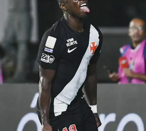 Marino Hinestroza la rompió con dos goles en Vasco 3-2 Corinthians y habló duro; "tengo talento"