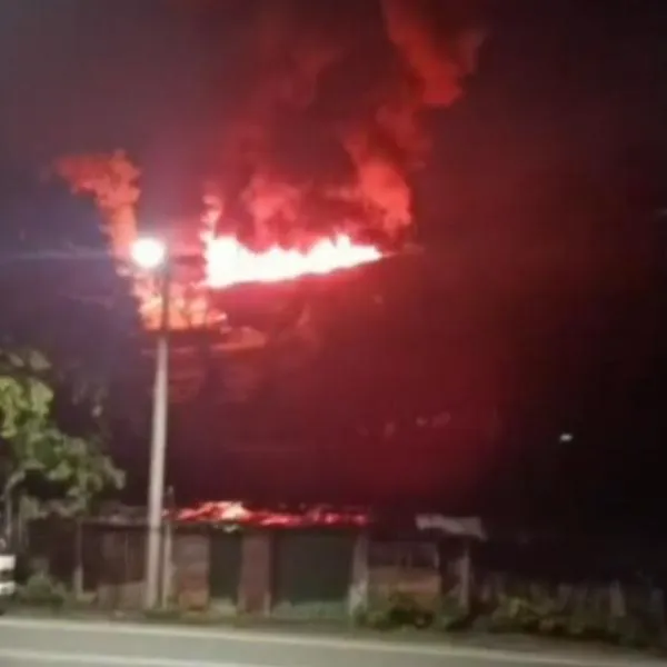 Accidente en puente Helicoidal de La Línea: camión cisterna explotó e incendió