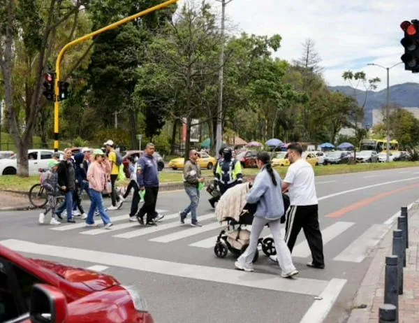 Semaforización glorieta de calle 63 con carrera 50 reduce en 85 % los conflictos viales y duplica el paso de peatones 