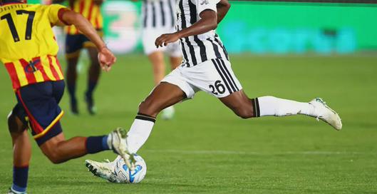 Juventus vence a Lecce como visitante y suma tres puntos clave para mantenerse en la pelea en Serie A