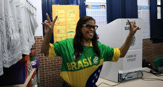 Brasil extiende las votaciones dos horas más: sigue cerrada disputa entre Lula y Bolsonaro