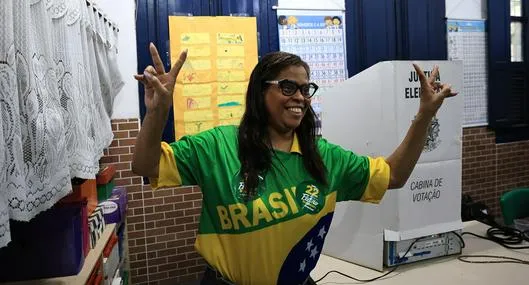 Brasil extiende las votaciones dos horas más: sigue cerrada disputa entre Lula y Bolsonaro