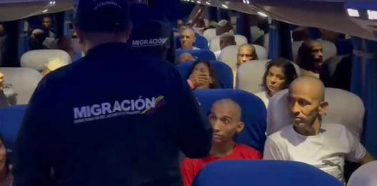 Migración Colombia expulsa a 27 extranjeros en Arauca por riesgo a la seguridad y presuntos delitos fronterizos