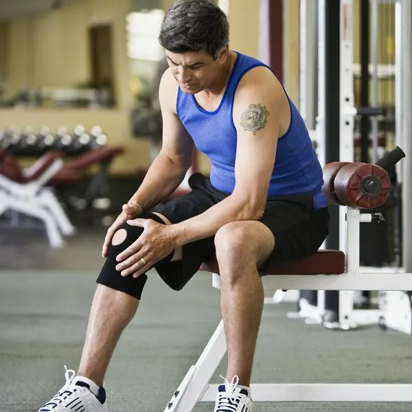 Rodillera deportiva con soporte lateral: precio y características en Colombia