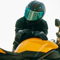Chaqueta de motociclista con protectores CE por $251.658: qué incluye
