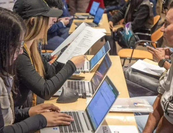 Más de 400 vacantes en Bogotá: conoce los cargos disponibles y cómo participar 