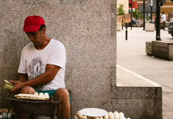 Informalidad laboral en Cali: el 43,8 % de los trabajadores ocupados no tiene empleo formal