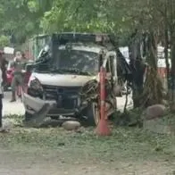 Un atentado con explosivos en inmediaciones del puente Francisco de Paula Santander en Cúcuta dejó cuatro policías heridos y casas dañadas.