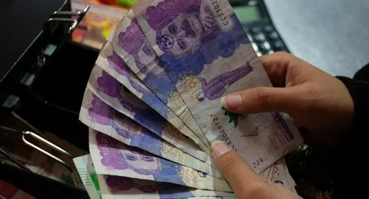Salario mínimo de 2027 tendría aumento de dos dígitos: sindicatos lanzan propuesta clave