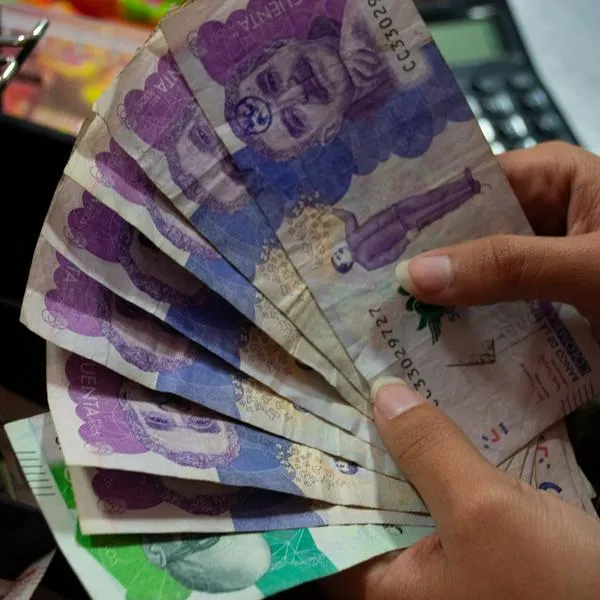 Salario mínimo 2027 tendría un aumento de dos dígitos: sindicatos avisan