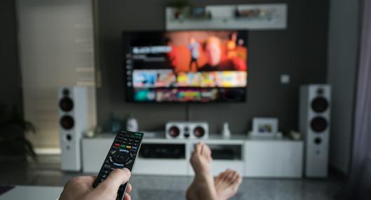 ¿Vale la pena gastar más en una barra de sonido? Comparamos dos opciones para el televisor