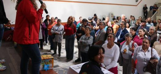 Alcaldía de Tunjuelito realiza jornada de bienestar y salud mental para personas mayores en el barrio San Benito