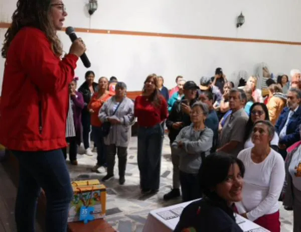 Bogotá celebró el bienestar de 130 personas mayores con juegos tradicionales, actividad física y música carranguera 