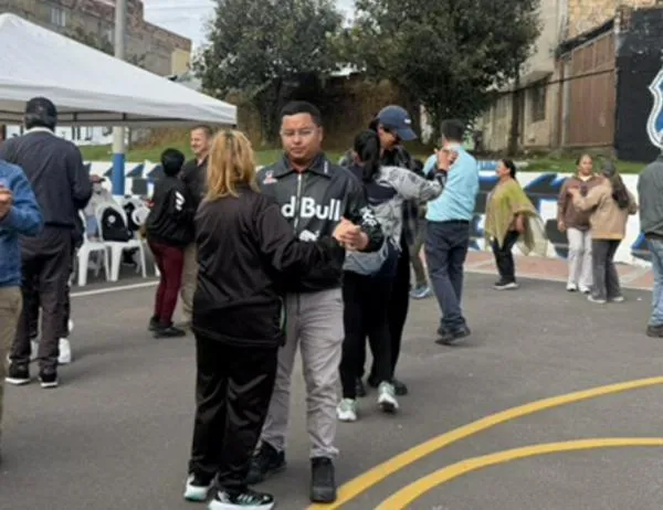 Bogotá celebró la participación con serenatas y cultura en el parque El Planchón del barrio San Carlos, en Tunjuelito 