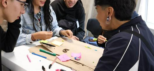 Jóvenes en Bogotá podrán acceder a cursos gratuitos en gastronomía, tecnología y formación laboral mediante programa distrital