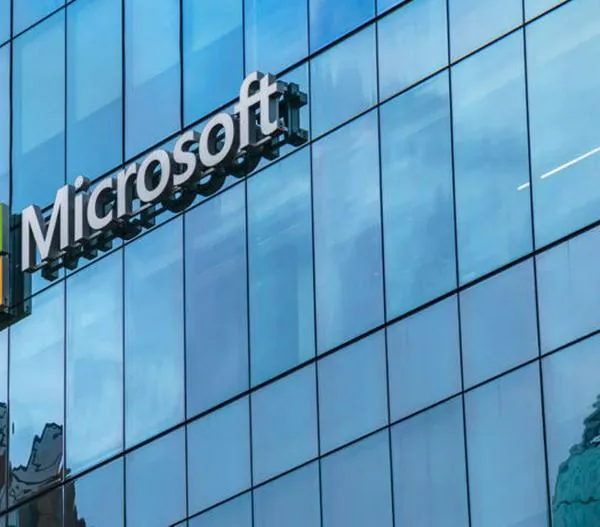 Microsoft ofrece salidas voluntarias a 60.000 empleados en una reestructuración masiva impulsada por la IA
