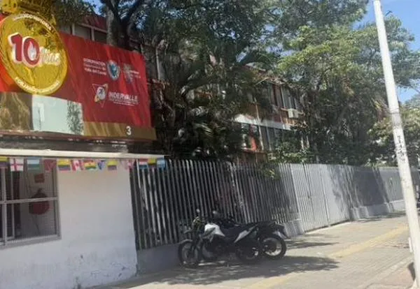Daños del terremoto obligan a demoler la sede administrativa de Indervalle