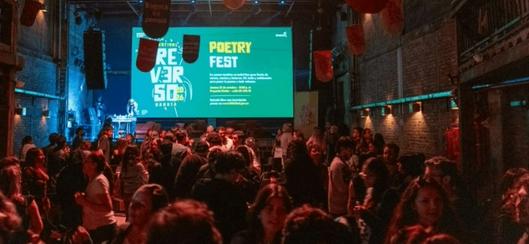 Reverso Bogotá 2026 reunió a más de 2.000 asistentes y premió nuevas voces de la poesía en bibliotecas y espacios culturales