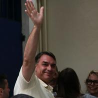 Flávio Bolsonaro llegó a Miami en avión privado y con pasaporte italiano tras huir de Brasil por causa de lavado de dinero.