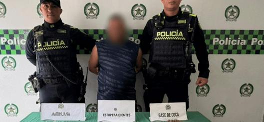 Policía de Bogotá captura a hombre en Corabastos durante operativo contra drogas y verifica antecedentes por delitos previos
