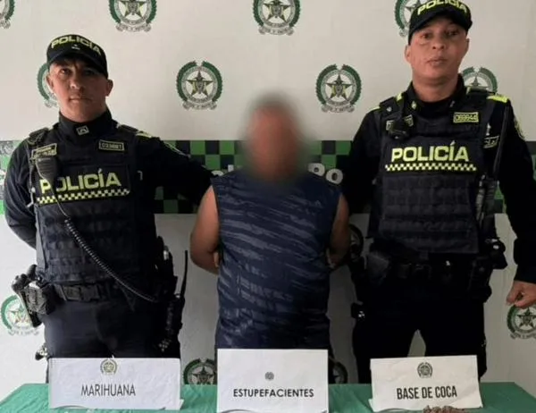 Policía revisó su maleta y lo capturó con marihuana y base de coca en Corabastos 