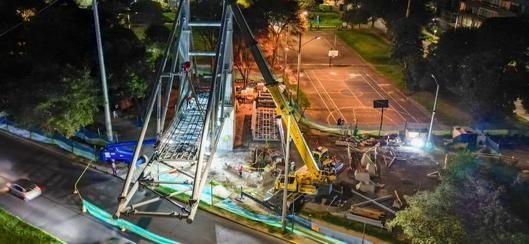 Avanza la construcción del puente peatonal atirantado en la carrera Novena con calle 112 en Usaquén, Bogotá