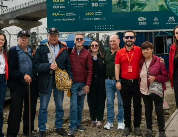 Pensionados del FONCEP que contribuyeron a construir Bogotá conocieron los avances de la Primera Línea del Metro 