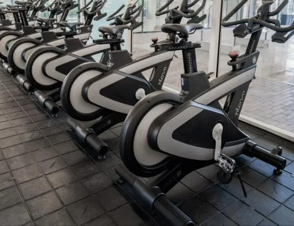 Celebra Halloween en el CEFE Chapinero de Bogotá con clases gratis de spinning 