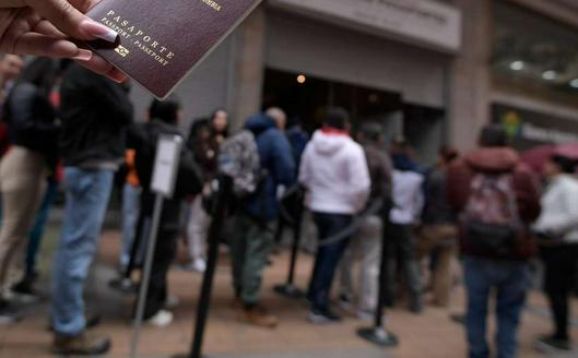 Colombia enfrenta posible conflicto internacional tras adjudicación de pasaportes y ruptura de acuerdos con Portugal y Francia