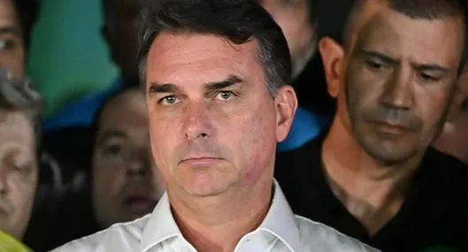 Flávio Bolsonaro reapareció para desconocer victoria de Lula y se declara el "verdadero presidente" de Brasil