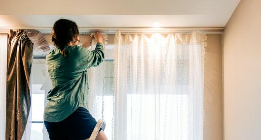 Cada cuánto se deben lavar las cortinas de la casa y cómo limpiarlas sin dañarlas