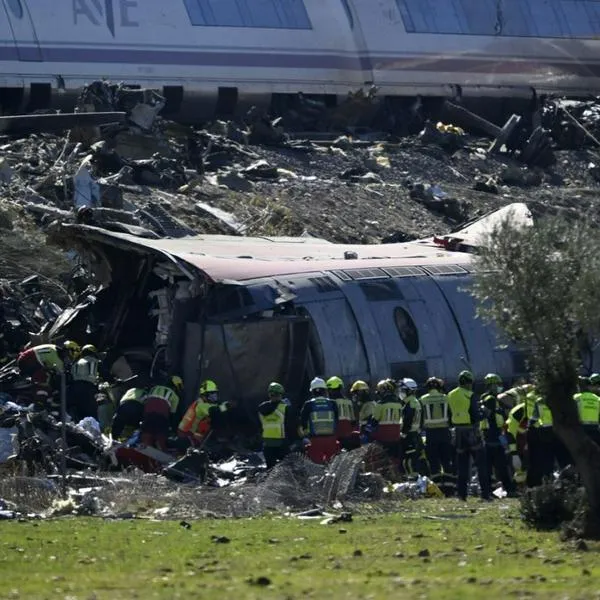 Tragedia en España: se conocen las primeras imágenes del interior del tren tras la colisión en Toledo que deja 69 fallecidos y 50 hospitalizados.