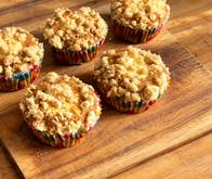 Muffins de calabaza rellenos de queso crema y crumble de avena