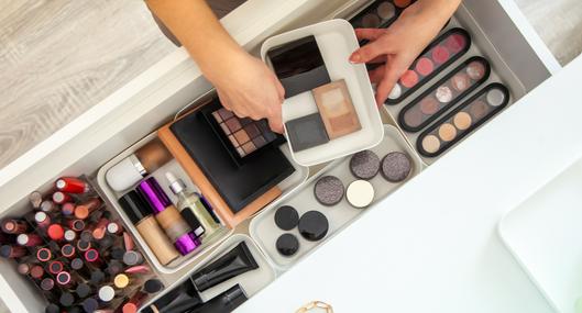 3 organizadores de maquillaje con diseños muy diferentes para mantener todo en orden