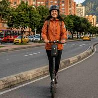 Nueva ley obliga a patinetas eléctricas en Colombia a usar placa: Así tendrá que verse