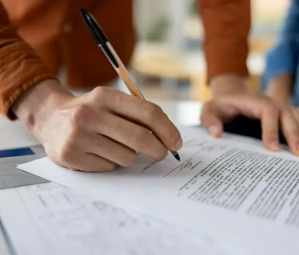 Cambiarían contratos por prestación de servicios para empleados del Estado