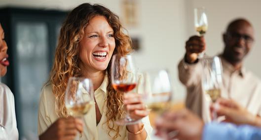 4 copas de vino que pueden hacer que una cena se vea mucho más especial