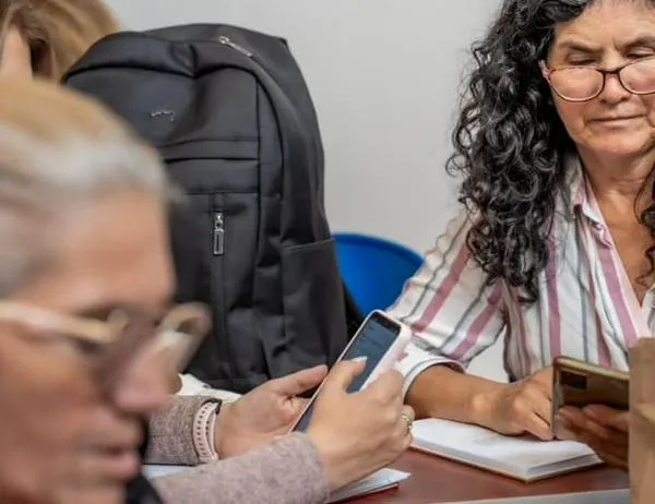 ¿Tienes más de 50 años? Inscríbete a cursos gratis de 'Experta+50' y de inglés de 'Yes, Bogotá' hasta este 30 de octubre 