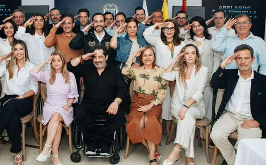 Presidente Abelardo de la Espriella descentraliza funciones clave del Ejecutivo y otorga mayor autonomía a ministros y directores en Colombia