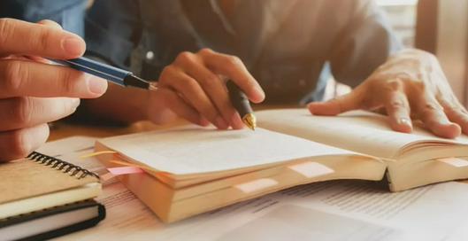 Bogotá ofrece cursos gratuitos de formación digital, empleabilidad e inglés para mayores de 50 años a través de la estrategia Talento +50