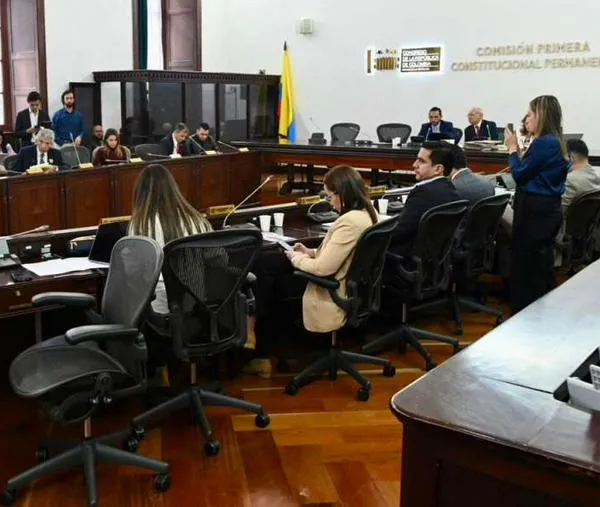 Así se abre paso el oficialismo para imponer límites a la JEP desde el Congreso