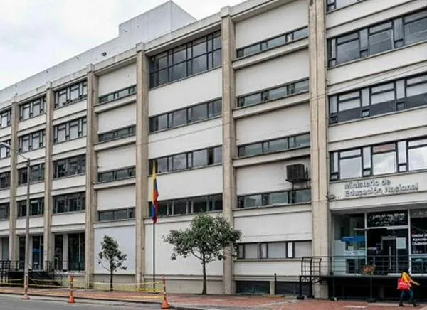 Gobierno De la Espriella buscaría fusionar los ministerios de Educación y Ciencia