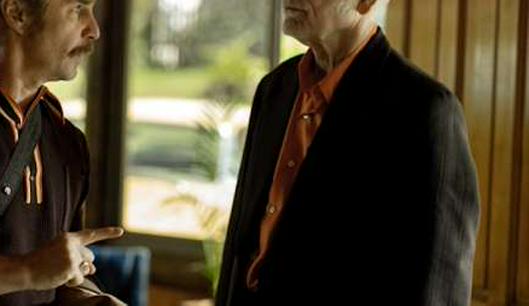Martin McDonagh estrena “Caballo salvaje nueve”, una historia de agentes de la CIA en la Isla de Pascua antes del golpe chileno de 1973