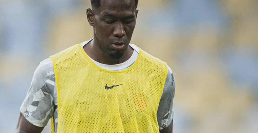 Carlos Cuesta enfrenta futuro incierto en Vasco da Gama ante alto costo de opción de compra tras préstamo del Galatasaray