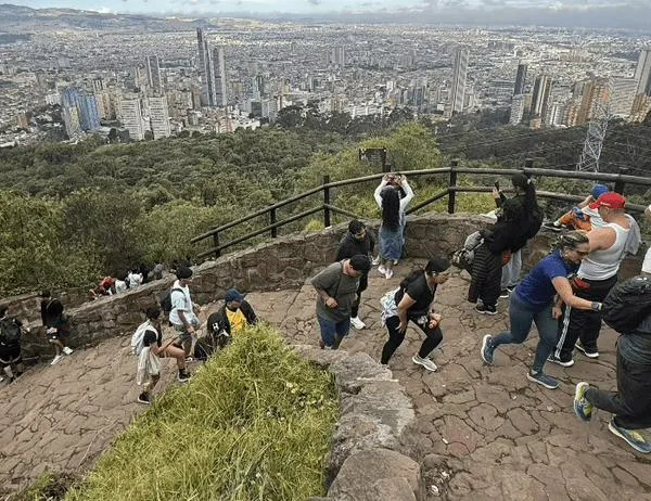 Monserrate te espera este puente festivo: sube por el sendero este domingo 1 y lunes 2 de noviembre de 2026 